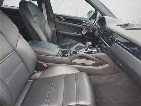Used 2022 Porsche Cayenne Platinum Edition AWD/4WD image 27
