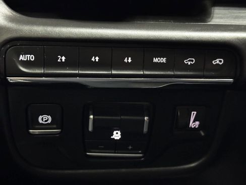 Used 2022 Cadillac Escalade Sport Platinum w/ Heavy-Duty Trailer Package image 29