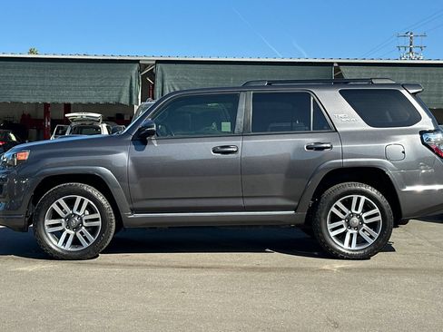 Used 2022 Toyota 4Runner TRD Sport AWD/4WD image 7