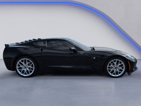 Used 2017 Chevrolet Corvette Stingray Coupe w/ 1LT image 11
