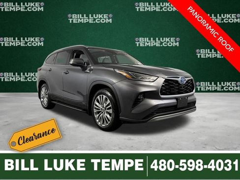 Used 2024 Toyota Highlander Platinum AWD/4WD image 1
