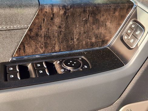 Used 2023 Ford F150 Lariat w/ FX4 Off-Road Package image 26