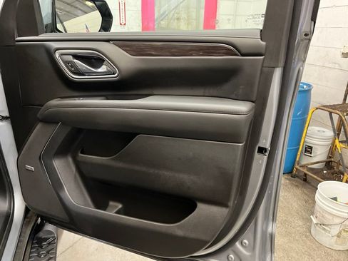 Used 2024 Chevrolet Tahoe Z71 w/ Luxury Package AWD/4WD image 36