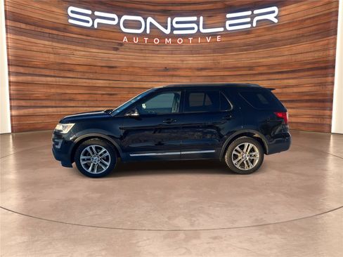 Used 2016 Ford Explorer XLT w/ Equipment Group 202A image 2