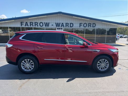 Used 2023 Buick Enclave Essence FWD image 1