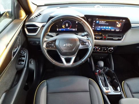 Used 2025 Chevrolet TrailBlazer ACTIV w/ Convenience Package image 7