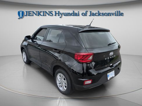 New 2026 Hyundai Venue SE image 3
