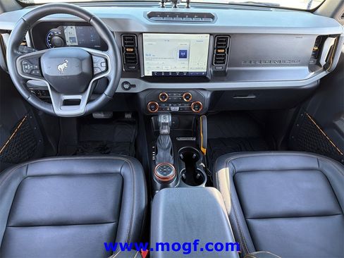 Used 2023 Ford Bronco Badlands image 2
