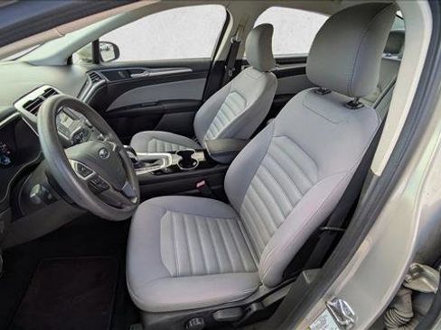 Used 2015 Ford Fusion S image 17