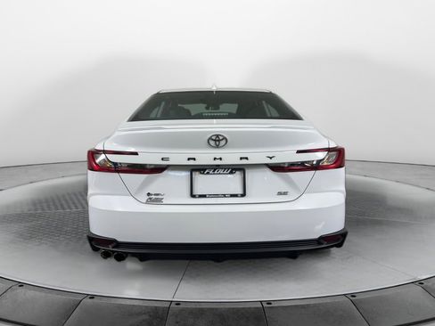 Used 2025 Toyota Camry SE image 14