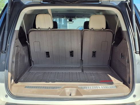 Used 2022 GMC Yukon XL Denali w/ Advanced Technology Package AWD/4WD image 19