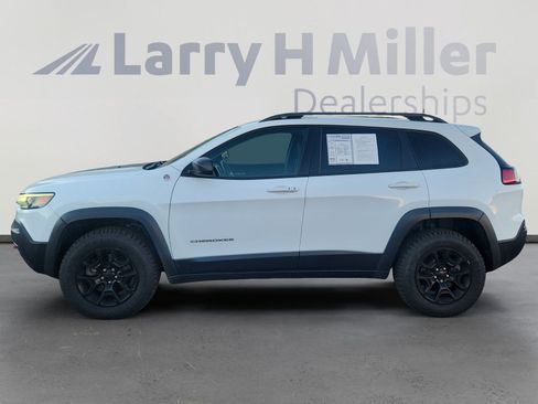 Used 2019 Jeep Cherokee Trailhawk w/ Cold Weather Group image 3