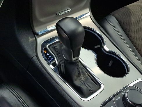 Used 2022 Jeep Grand Cherokee Laredo X AWD/4WD image 15