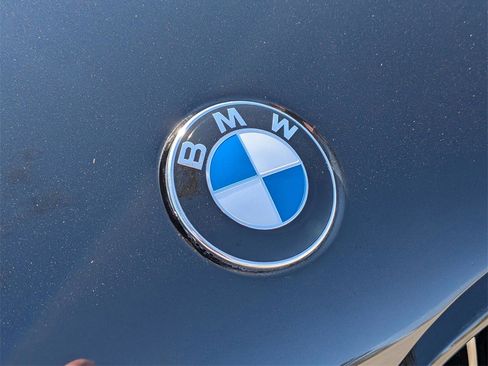 Used 2017 BMW 750i image 9