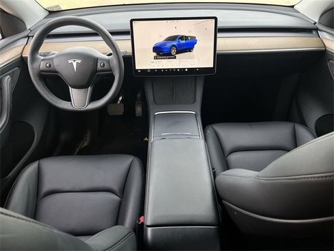 Used 2023 Tesla Model Y Long Range image 11