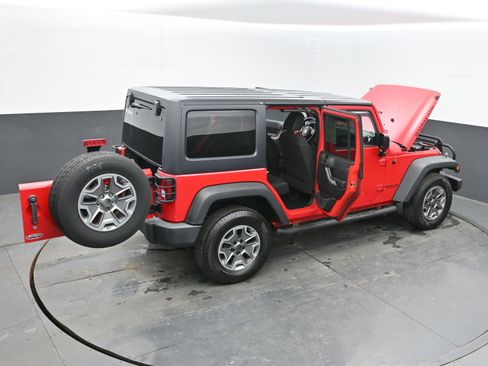 Used 2015 Jeep Wrangler Unlimited Rubicon image 44