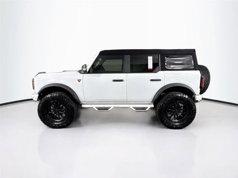 Used 2024 Ford Bronco Badlands image 14