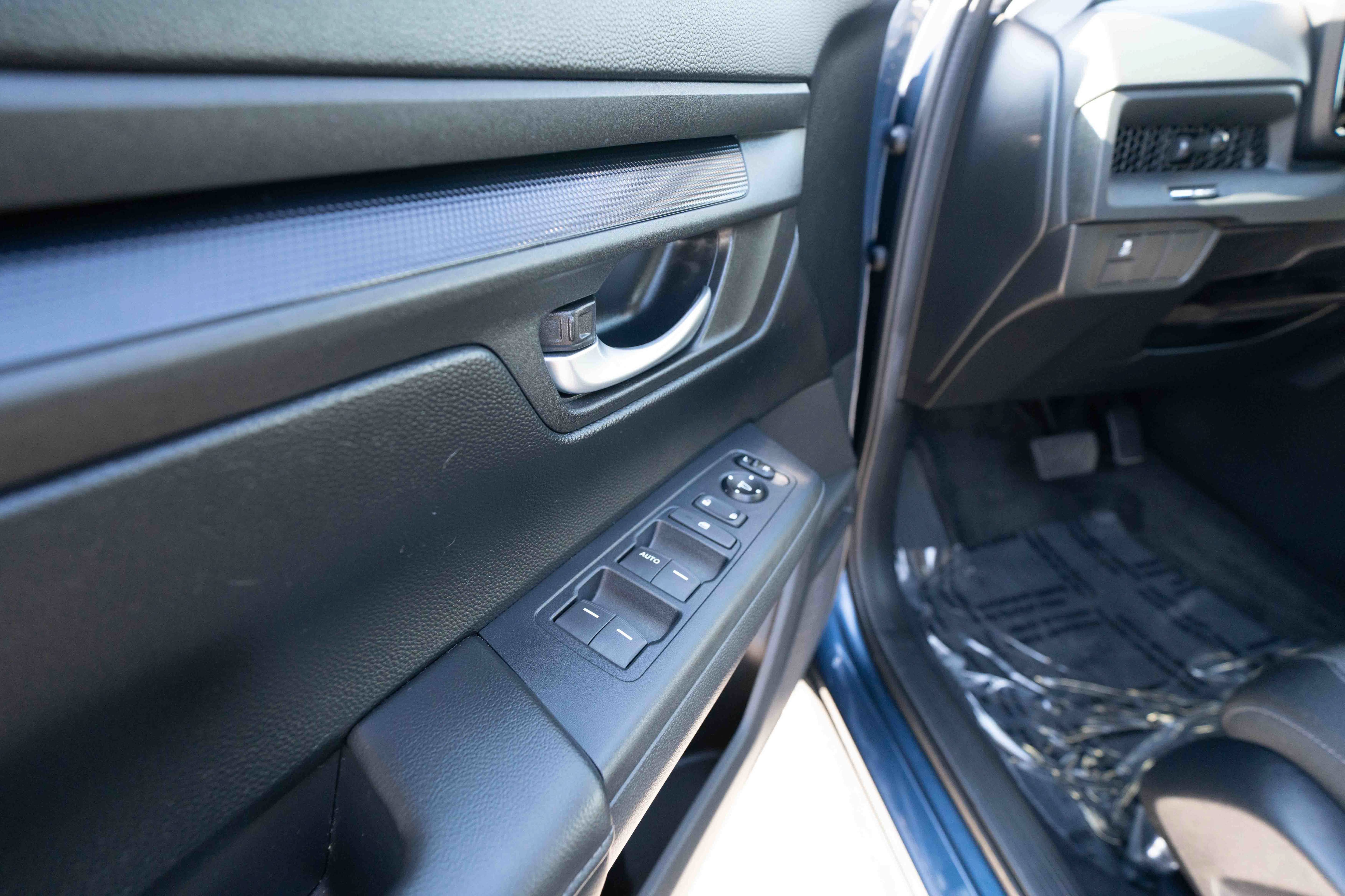 Used 2024 Honda CR-V LX image 7