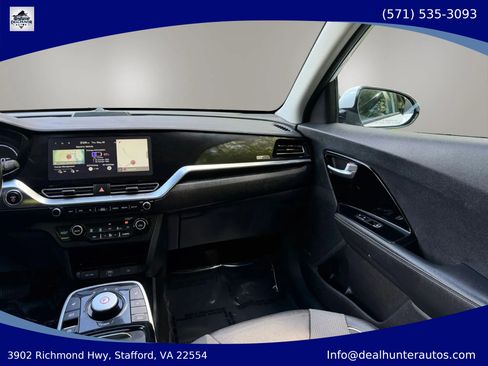 Used 2022 Kia Niro EX w/ Cold Weather Package FWD image 25