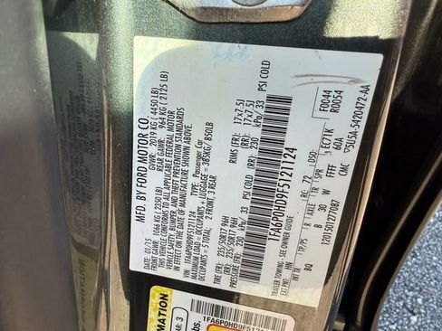 Used 2015 Ford Fusion SE w/ Equipment Group 202A image 18