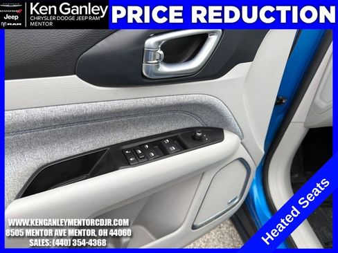 Used 2022 Jeep Compass Latitude w/ Sun and Sound Group AWD/4WD image 11