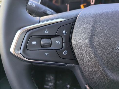 New 2026 Chevrolet Trax LT w/ Sunroof Package image 25