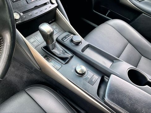 Used 2018 Lexus IS 300 AWD w/ Premium Package image 17