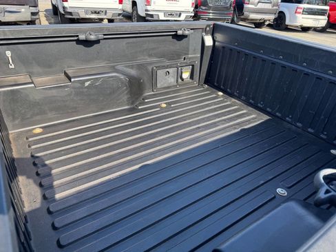 Used 2019 Toyota Tacoma TRD Sport image 19