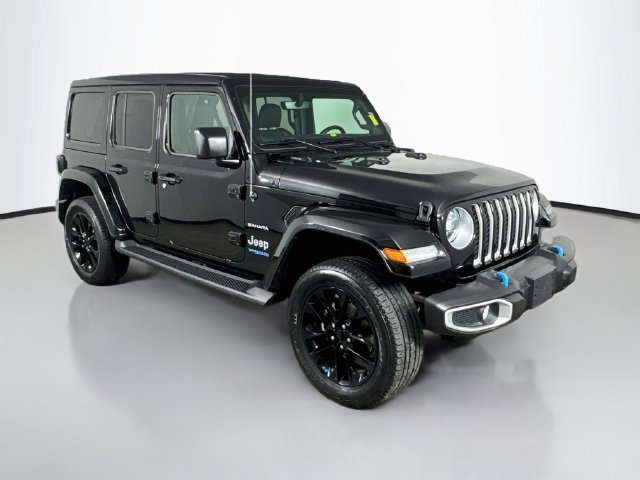 Used 2022 Jeep Wrangler Unlimited Sahara w/ Cold Weather Group AWD/4WD image 3