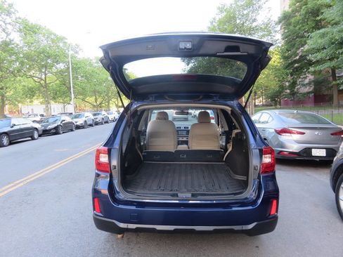 Used 2015 Subaru Outback 2.5i Limited AWD/4WD image 25