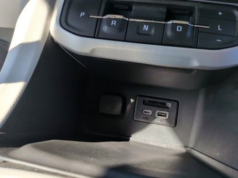 Certified 2023 GMC Acadia SLT image 23