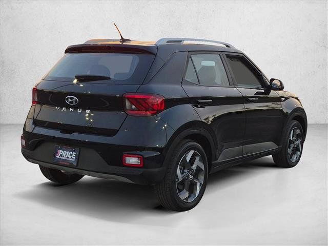 Used 2025 Hyundai Venue SEL FWD image 5