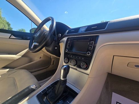 Used 2013 Volkswagen Passat 2.5 SE FWD image 25