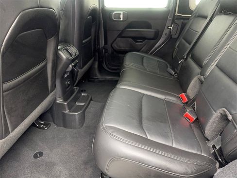 Used 2023 Jeep Wrangler Altitude image 32