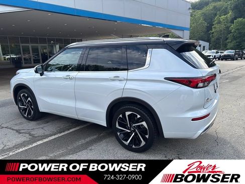 Used 2024 Mitsubishi Outlander SEL AWD/4WD image 3
