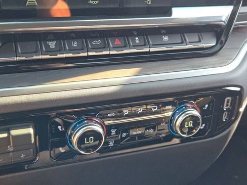 New 2026 GMC Sierra 2500 SLT image 32