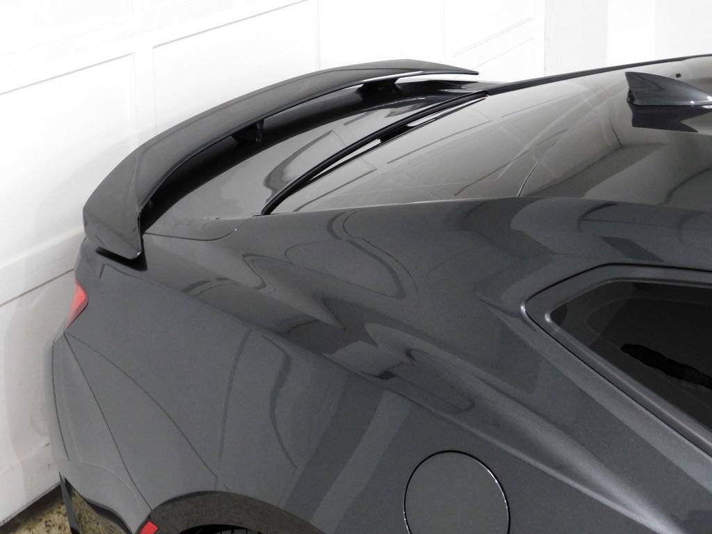 Used 2018 Chevrolet Camaro SS RWD image 8