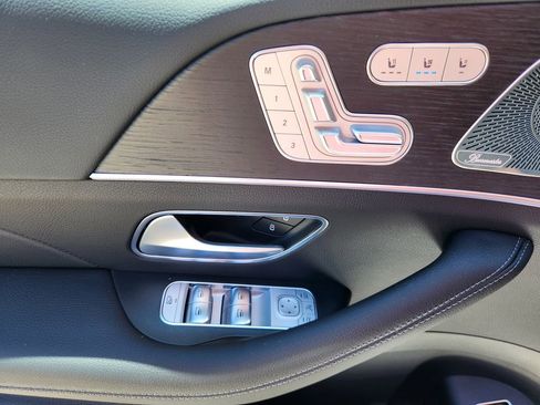 New 2026 Mercedes-Benz GLS 450 4MATIC image 17