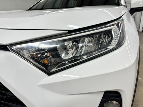 Used 2021 Toyota RAV4 XLE w/ Convenience Package FWD image 7