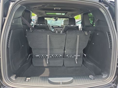 New 2027 Chrysler Pacifica Limited AWD/4WD image 13