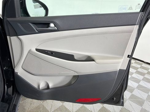 Used 2017 Hyundai Tucson SE image 14