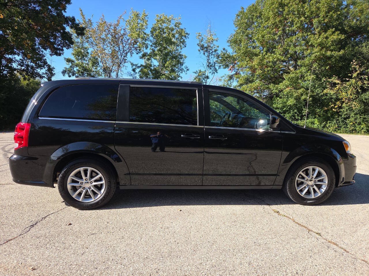 Used 2018 Dodge Grand Caravan SXT w/ Driver Convenience Group FWD image 7