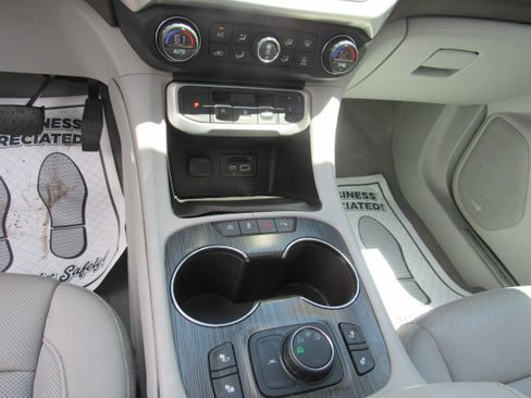 Used 2020 GMC Acadia SLT w/ Driver Alert Package II AWD/4WD image 21