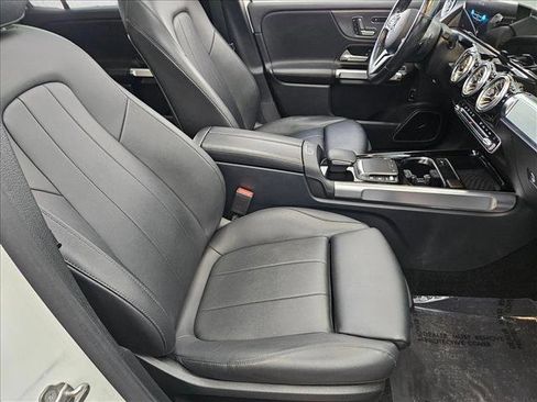 Certified 2022 Mercedes-Benz GLB 250 4MATIC image 18