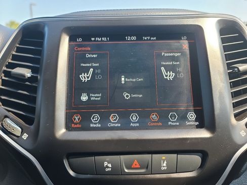 Used 2021 Jeep Cherokee Latitude Lux 80th Anniv w/ Quick Order Package 26U 80TH image 24