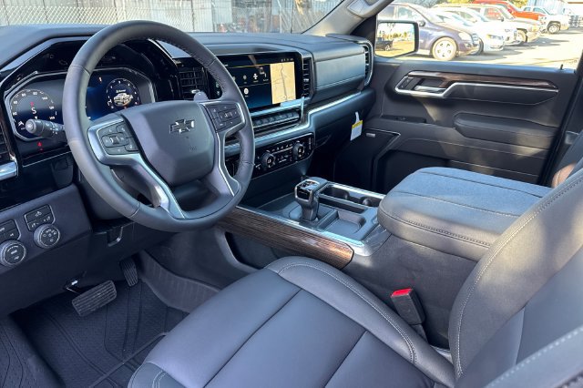 New 2026 Chevrolet Silverado 1500 RST w/ Redline Edition AWD/4WD image 16