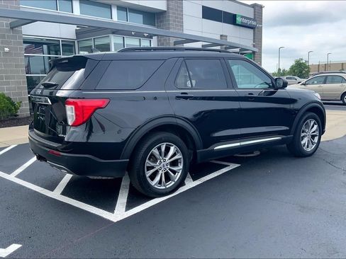 Used 2023 Ford Explorer XLT w/ Equipment Group 202A AWD/4WD image 6