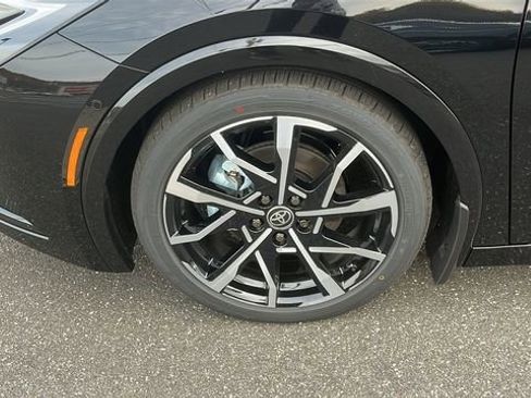 New 2026 Toyota Prius Plug-In Hybrid image 5