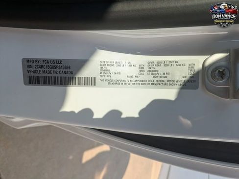 New 2025 Chrysler Pacifica Select w/ Fav Edition Package image 27