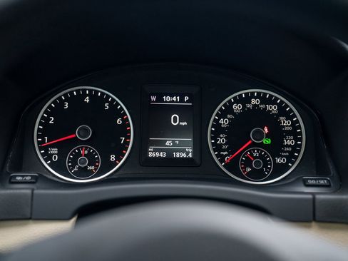 Used 2016 Volkswagen Tiguan SEL image 13